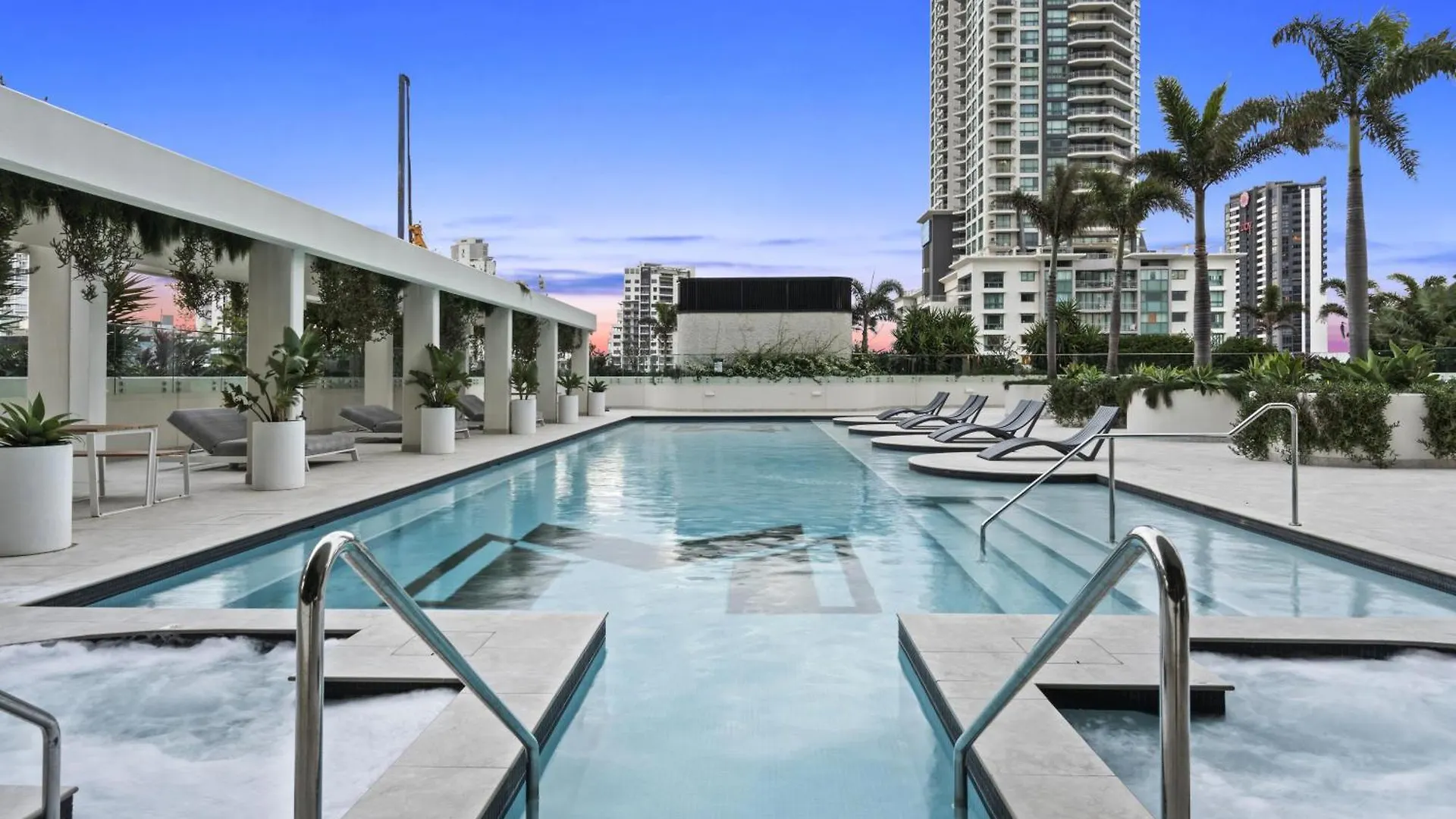 Oceans Suites - Q Stay Gold Coast Hotel