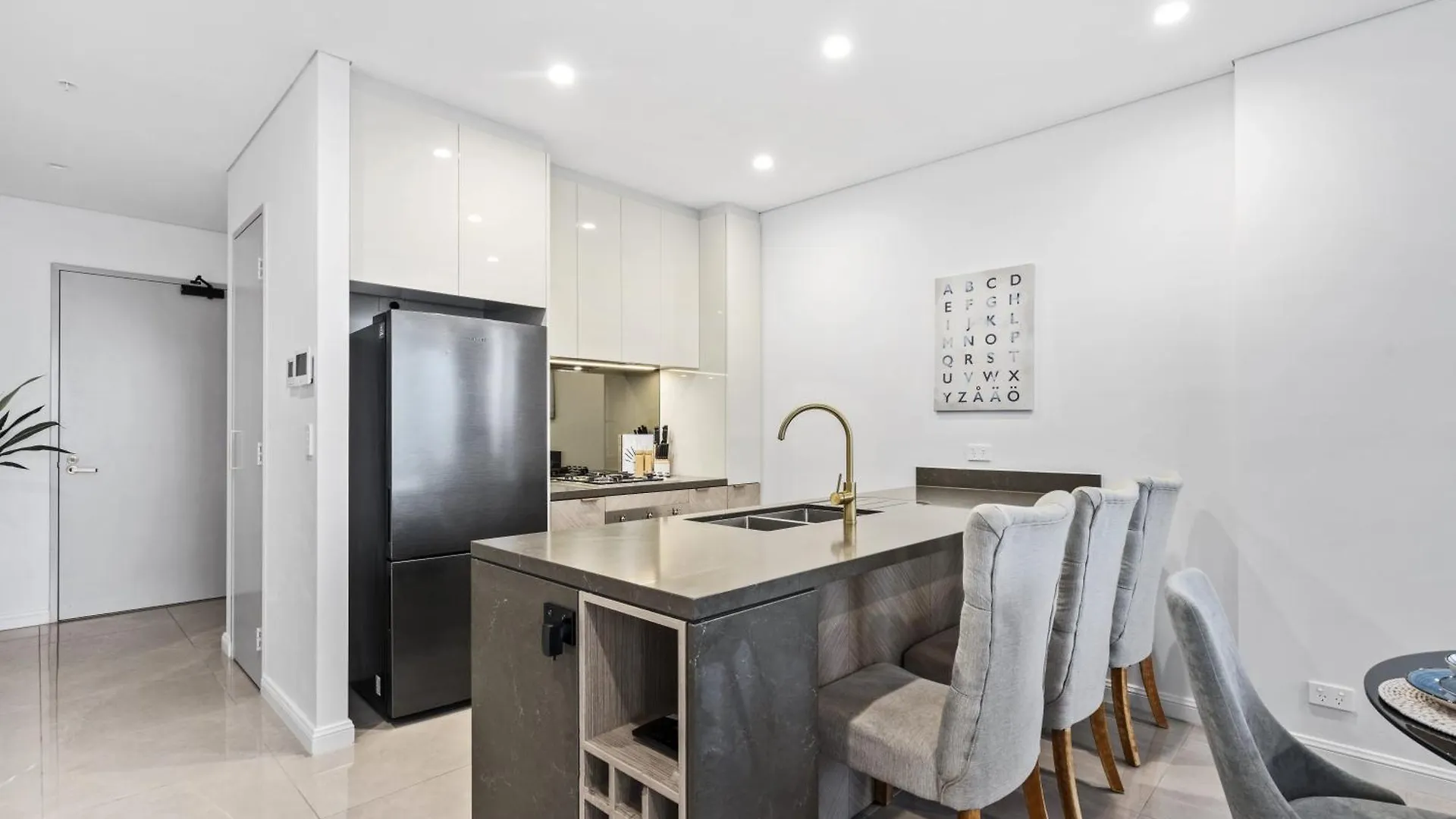Oceans Suites - Q Stay Gold Coast 4*,  Austrálie