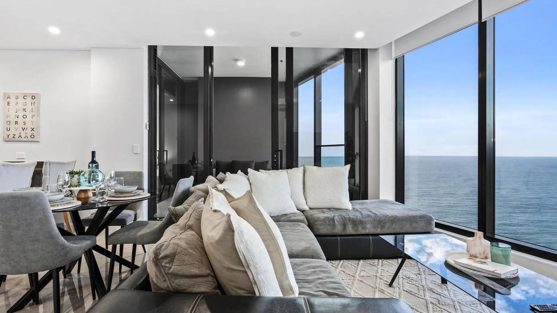 Oceans Suites - Q Stay Gold Coast Hotel