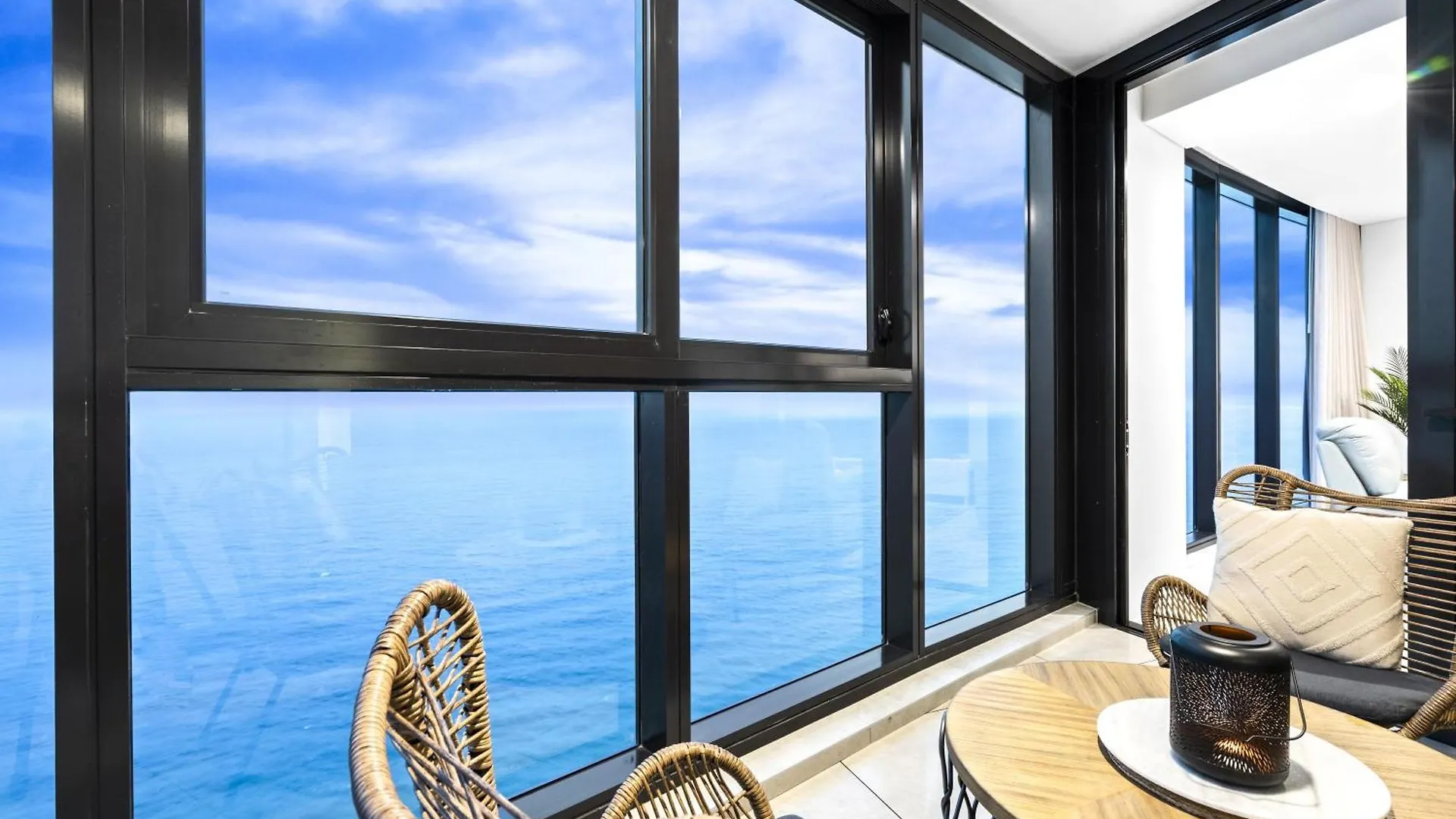 Oceans Suites - Q Stay Gold Coast 4*,  Australia