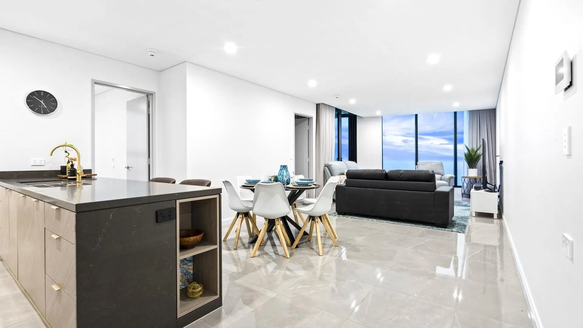 Oceans Suites - Q Stay Gold Coast 4*,