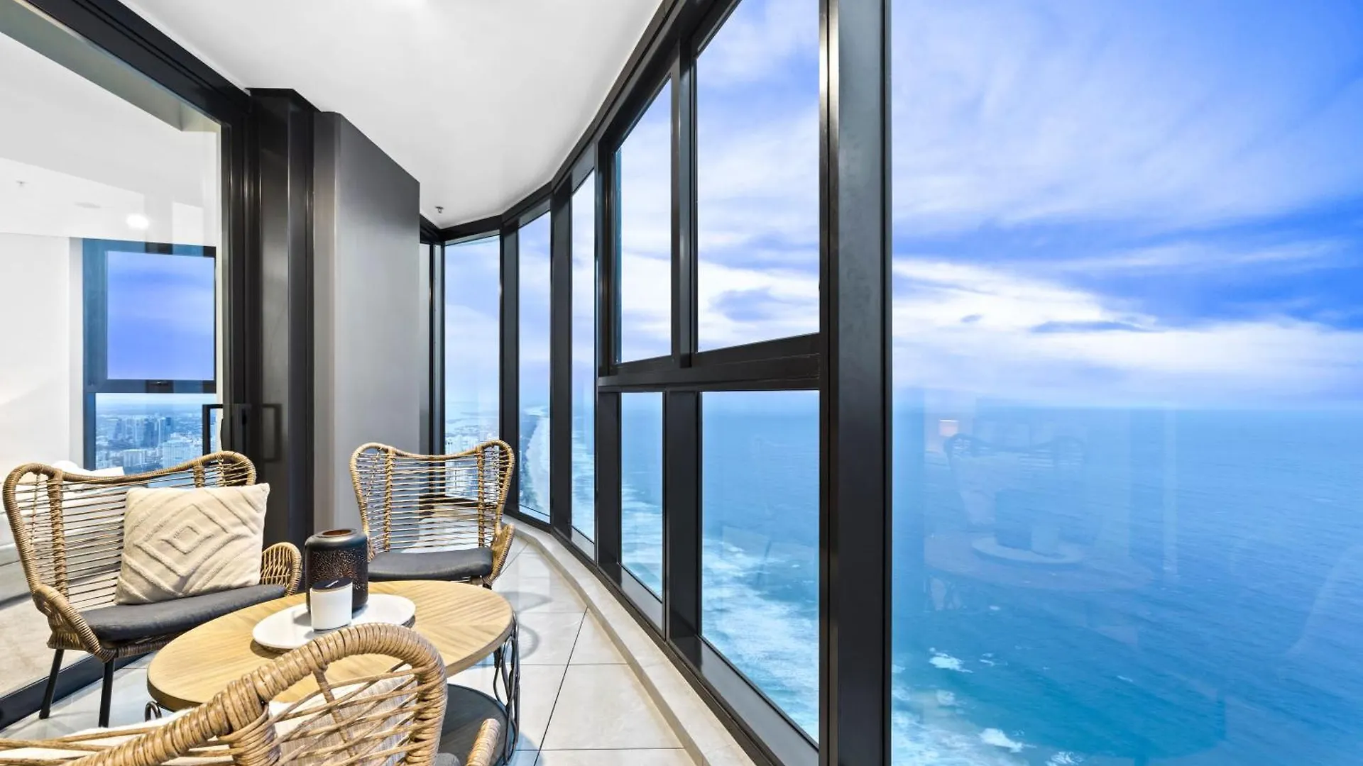 Oceans Suites - Q Stay Gold Coast 4*,  Australia