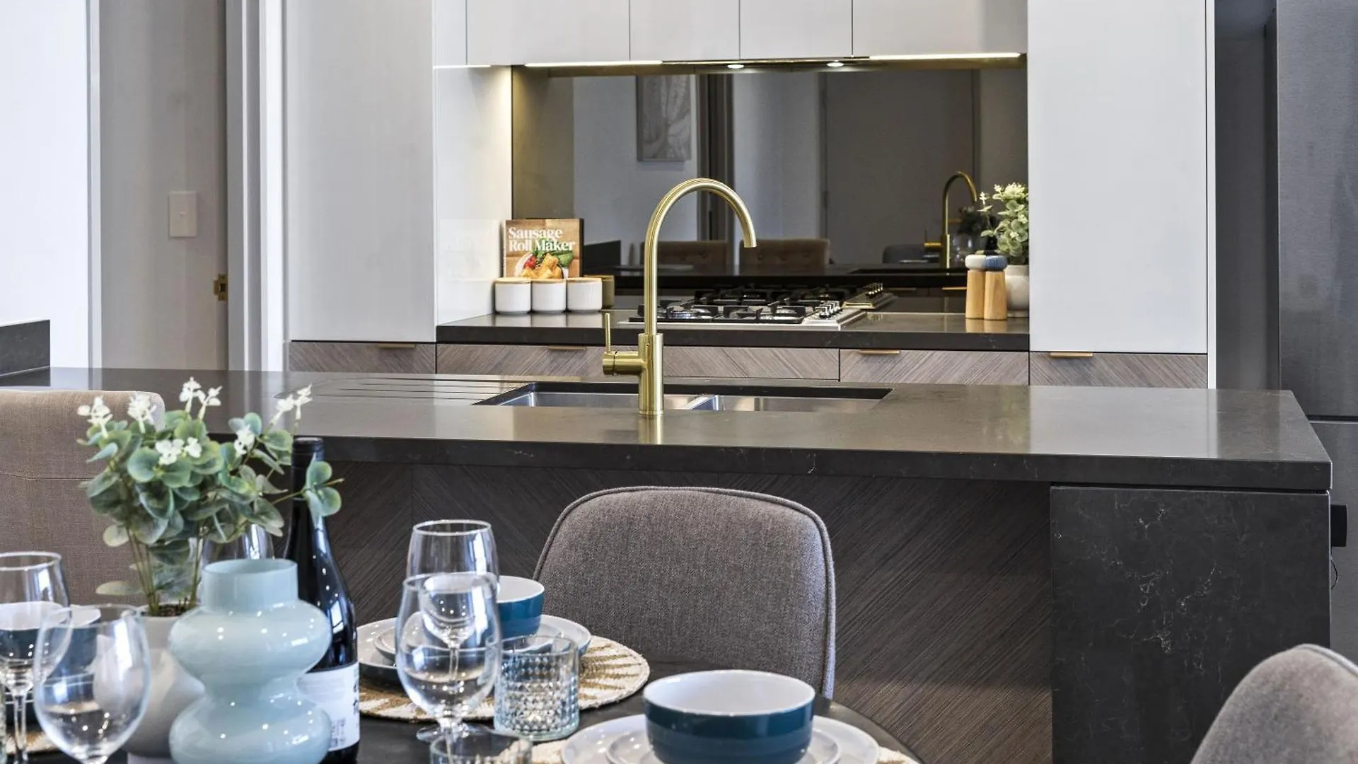 Hotel Oceans Suites - Q Stay Gold Coast