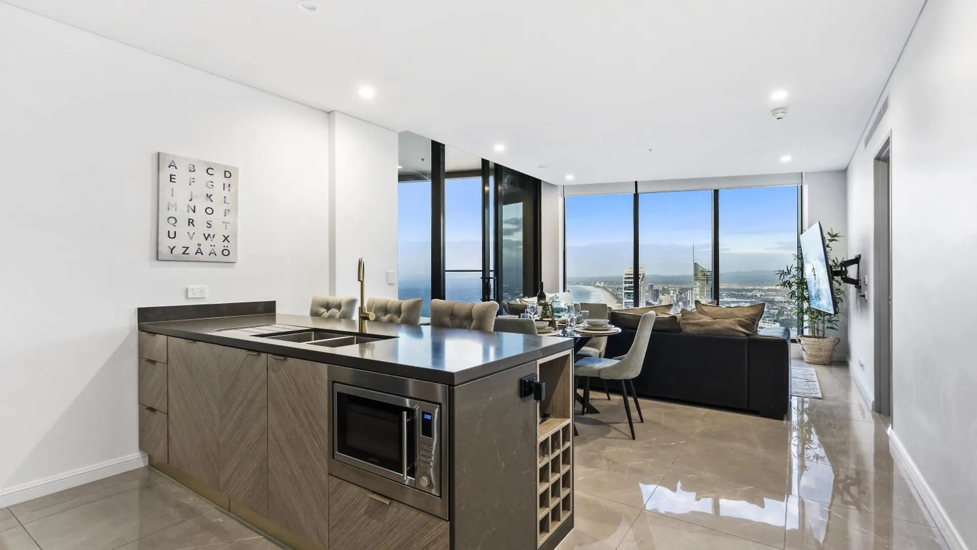 Oceans Suites - Q Stay Gold Coast Hotel
