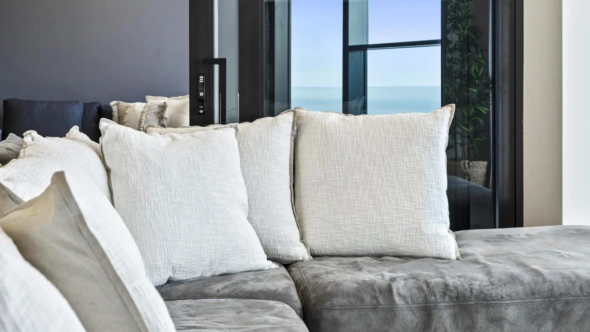 Oceans Suites - Q Stay Gold Coast 4*,