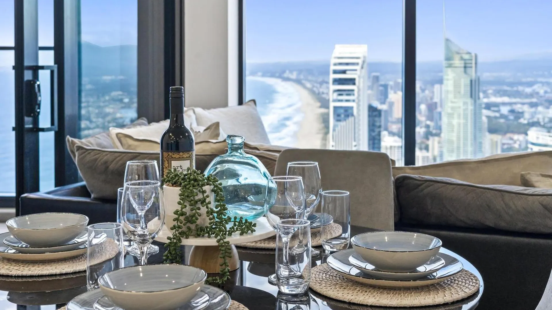 Oceans Suites - Q Stay Gold Coast Hotel