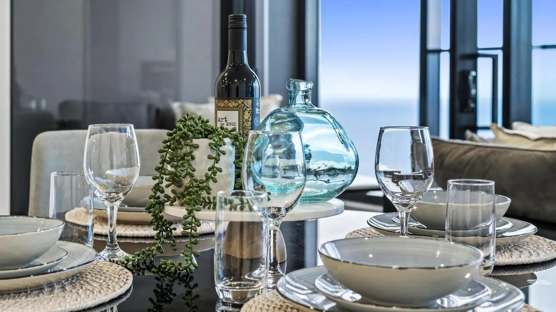 Oceans Suites - Q Stay Gold Coast 4*,
